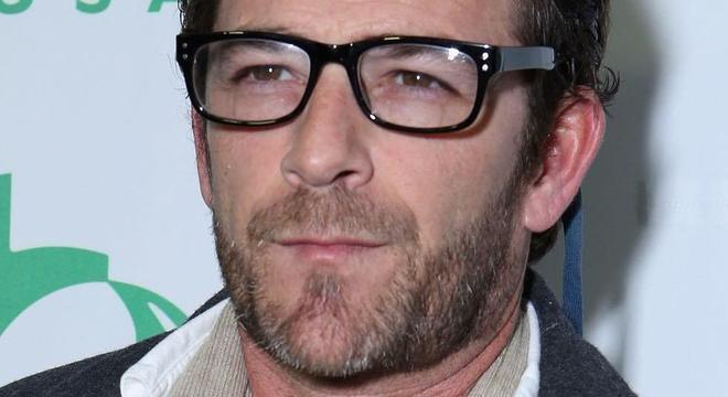 O ator Luke Perry atuava na série 