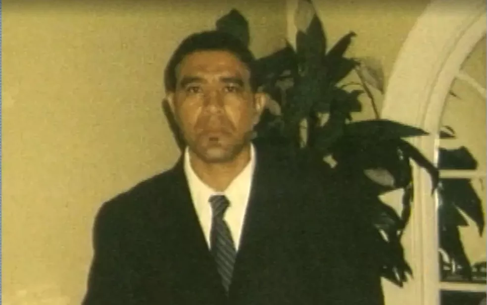 Gilberto Arueira foi morto em Teixeira de Freitas, dentro de uma loja de celulares, após ser confundido com assaltante — Foto: Reprodução/TV Santa Cruz Gilberto Arueira foi morto em Teixeira de Freitas, dentro de uma loja de celulares, após ser confundido com assaltante — Foto: Reprodução/TV Santa Cruz