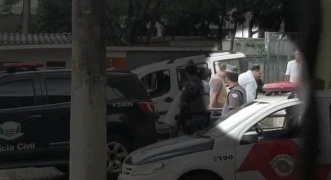 Terceiro suspeito de participação em massacre é levado ao Fórum de Suzano