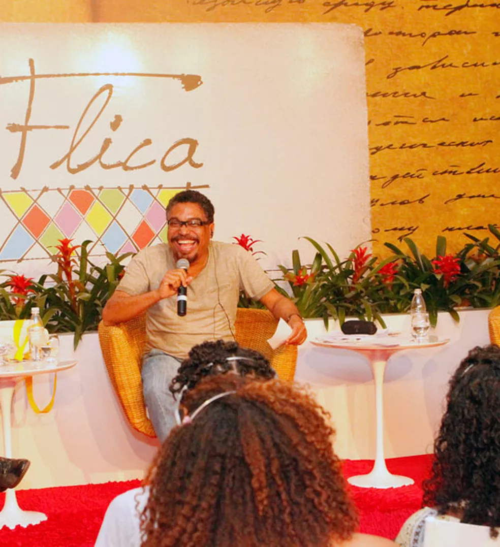 Jorge Portugal durante a Feira Literária de Cachoeira, no recôncavo baiano — Foto: Edgar de Souza/Arquivo pessoal