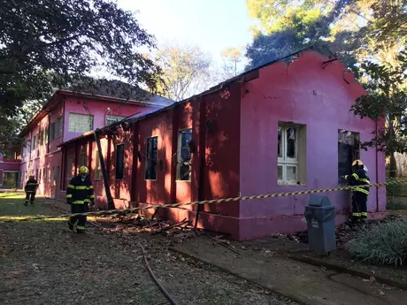 Museu de História Natural de Minas Gerais é parcialmente destruído após incêndio