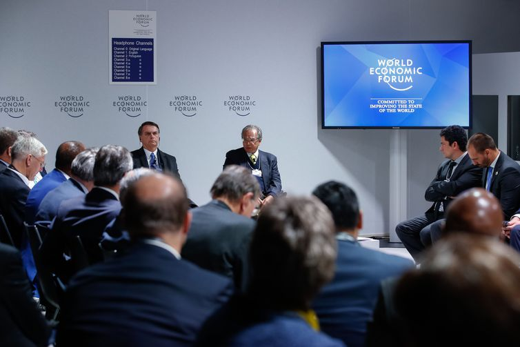 Alan Santos/PR O Presidente da República, Jair Bolsonaro, e o Ministro de Estado da Economia, Paulo Guedes, durante reunião do Conselho Internacional de Negócios no Fórum Econômico Mundial em Davos