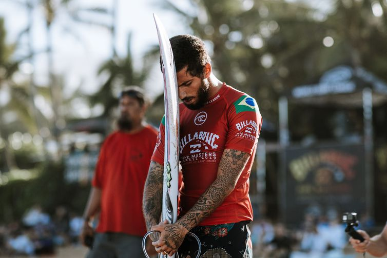 OAHU, UNITED STATES - DECEMBER 10: Filipe Toledo of Brazil advances directly to Round 3 of the 2019 Billabong Pipe Masters after winning Heat 3 of Round 1 at Pipeline on December 10, 2019 in Oahu, United States. (Photo by Ed Sloanei/WSL via