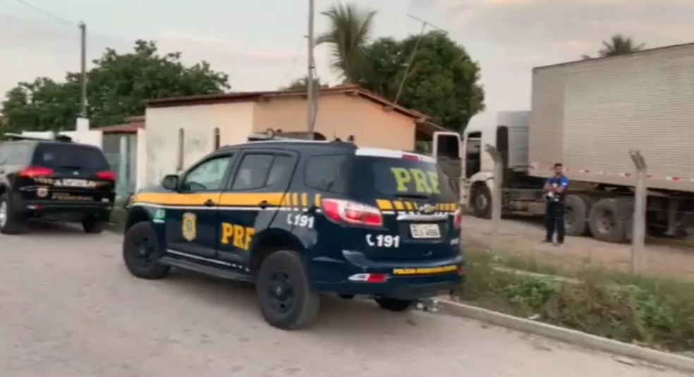 Operação é realizada para desarticular grupo suspeito de furto e receptação de mercadorias na BA — Foto: Divulgação/PF Operação é realizada para desarticular grupo suspeito de furto e receptação de mercadorias na BA — Foto: Divulgação/PF