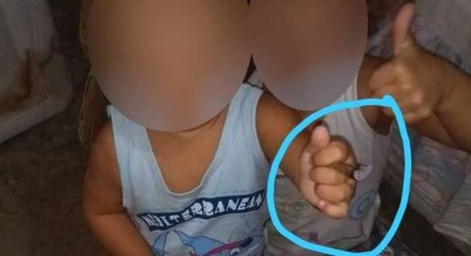 Foto da criança com cigarro de maconha foi enviada em aplicativo de mensagens