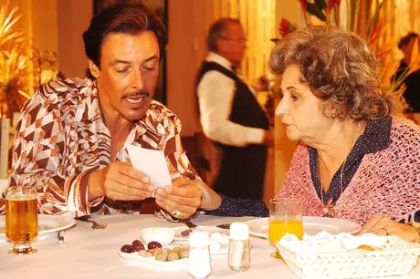 José D'Artagnan, em cena com a atriz Thelma Reston, em 2005, na novela 'A Lua Me Disse'