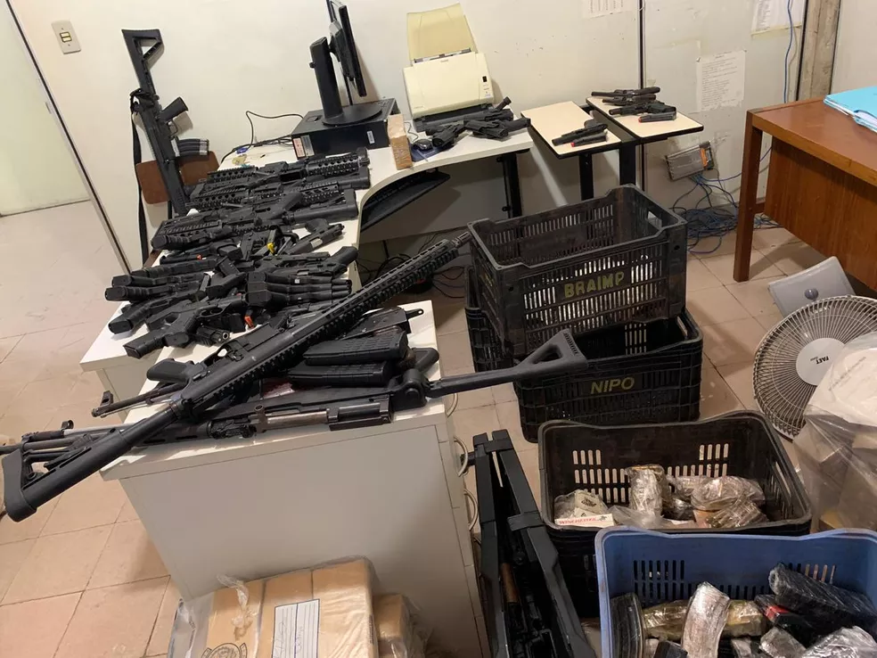 Armamento apreendido pela Polícia Civil na Operação Armamento apreendido pela Polícia Civil na Operação