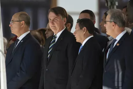 Jair Bolsonaro, Presidente do Brasil, durante cerimônia de lançamento de selo e medalha comemorativa ao 130° aniversário do Colegio Militar-RJ realizada no Colegio Militar em Rio de Janeiro Jair Bolsonaro, Presidente do Brasil, durante cerimônia de lançamento de selo e medalha comemorativa ao 130° aniversário do Colegio Militar-RJ realizada no Colegio Militar em Rio de Janeiro
