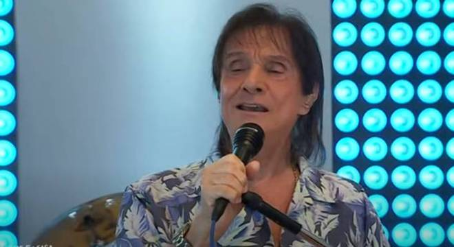 Roberto Carlos confirma live para o Dia das Mães