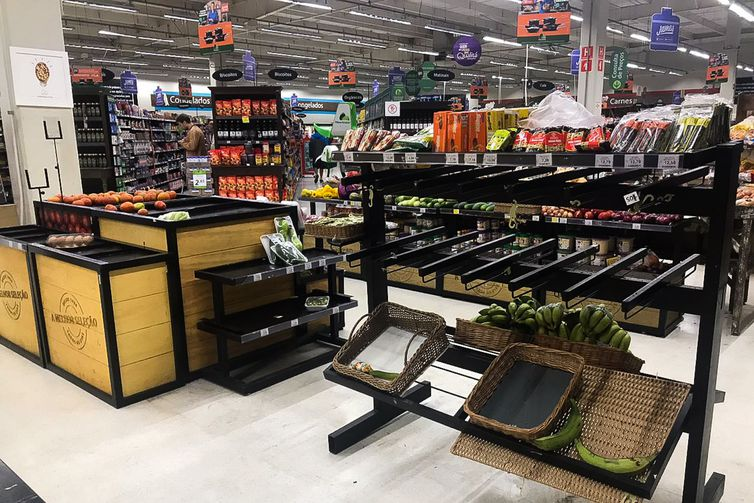 Supermercados de São Paulo ainda enfrentam desabastecimento  de frutas, verduras e legumes após as fortes chuvas desta semana