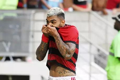 O atacante Gabriel, do Flamengo, marcou seu primeiro gol pelo novo time neste domingo (24)