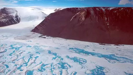 Amery, 3ª maior plataforma de gelo da Antártida, não produzia um iceberg tão grande como esse desde a década de 1960 Amery, 3ª maior plataforma de gelo da Antártida, não produzia um iceberg tão grande como esse desde a década de 1960