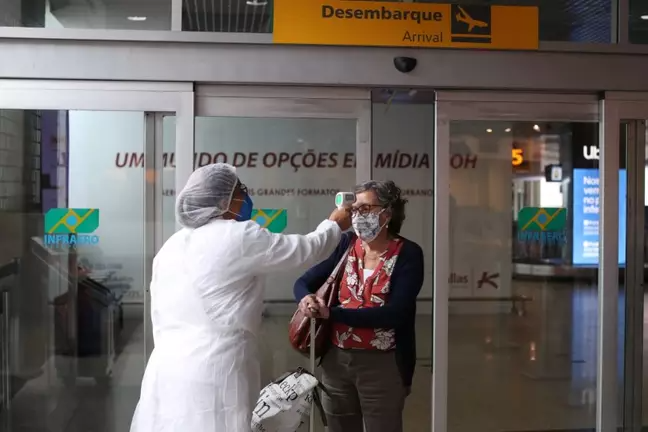 Barreira sanitária no aeroporto de Congonhas, São Paulo 31/5/2021 REUTERS/Amanda Perobelli