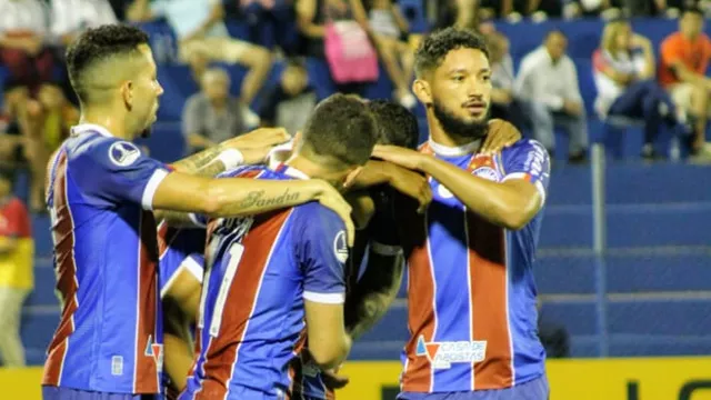 Gilberto comemora gol do Bahia diante do Nacional-PAR