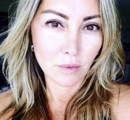 Elaine Caparróz antes da violência