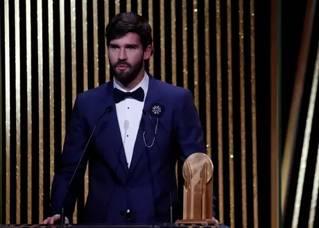 Alisson ganha Bola de Ouro.