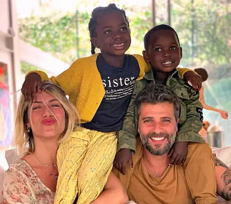 Os atores Bruno Gagliasso e Giovanna Ewbank com os filhos Bless, de cinco anos, e Titi, de seis anos<br />
<br />
<br />
<br />
 