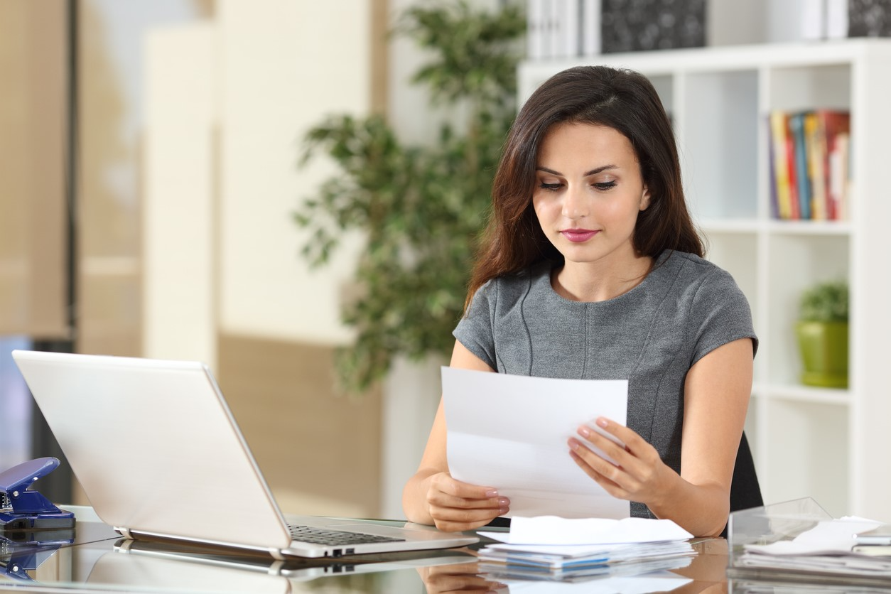 iStock-623269732_Mulher dentro da empresa.jpg