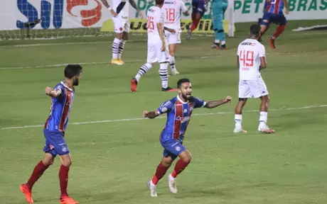 Clayson marcou o terceiro gol da vitória do Bahia por 3 a 0 sobre o Vasco em Pituaçu (Mauricia da Matta/Photo Premium/Lancepress!)