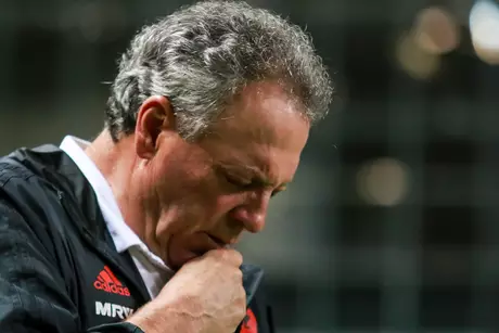 Abel Braga, treinador do Flamengo, durante partida contra o Atlético-MG, pela 5ª rodada do Campeonato Brasileiro 2019, realizada na Arena Independência, em Belo Horizonte (MG) Abel Braga, treinador do Flamengo, durante partida contra o Atlético-MG, pela 5ª rodada do Campeonato Brasileiro 2019, realizada na Arena Independência, em Belo Horizonte (MG)