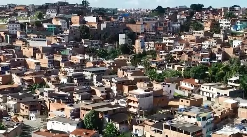 Bahia tem 2º maior número absoluto de pessoas pobres e população tem restrição no acesso a saneamento básico — Foto: Reprodução/ TV Bahia