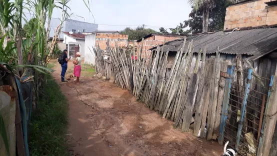 Prefeitura realiza visitas para cadastramentos socioeconômicos de moradores de áreas urbanas públicas