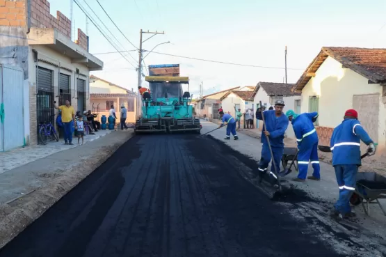 Prefeitura realiza drenagem e pavimentação no distrito de Santo Antônio