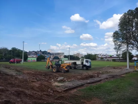 Calçadão, iluminação, nivelamento e reformas: Prefeitura de Itanhém faz melhorias no Estádio Teixeirão