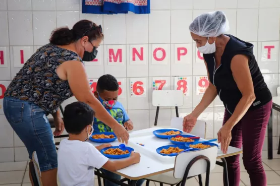 Prefeitura de Teixeira oferta variedade de merenda escolar e promove visitas de nutricionistas nas instituições de ensino