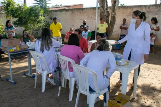 Prefeito de Teixeira ouve demandas da população da comunidade de Santo Antônio no projeto Prefeitura No Seu Bairro