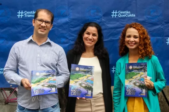  Aqui Tem Obra Por Todo Lado - Revista oficial da Prefeitura de Teixeira de Freitas é lançada nesta terça-feria (14)