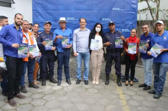  Aqui Tem Obra Por Todo Lado - Revista oficial da Prefeitura de Teixeira de Freitas é lançada nesta terça-feria (14)