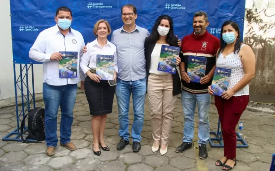  Aqui Tem Obra Por Todo Lado - Revista oficial da Prefeitura de Teixeira de Freitas é lançada nesta terça-feria (14)