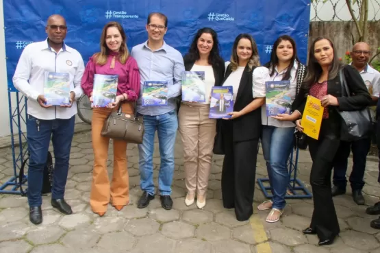 Aqui Tem Obra Por Todo Lado - Revista oficial da Prefeitura de Teixeira de Freitas é lançada nesta terça-feria (14)