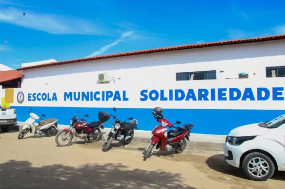 Prefeitura de Teixeira de Freitas entrega as  Escolas, Municipal São Lourenço e Solidariedade completamente reformadas