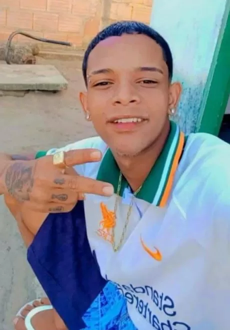 Adolescente é morto a tiros no Centro de Itabatã