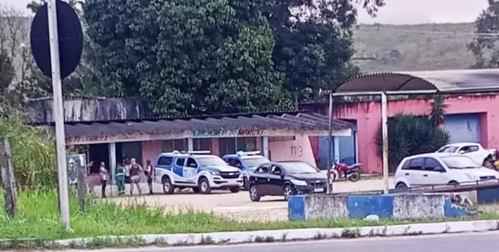 Homem em situação de rua tem corpo incendiado em Itamaraju; vítima morreu