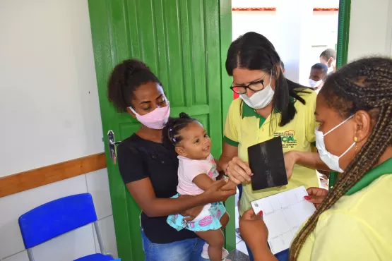 Moradores de Juerana recebem atendimentos oftalmológicos, de especialidades de saúde e serviços sociais
