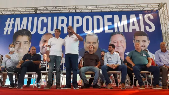 Prefeito Robertinho recepciona ACM Neto e apresenta seus futuros candidatos à população de Mucuri
