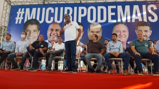 Prefeito Robertinho recepciona ACM Neto e apresenta seus futuros candidatos à população de Mucuri