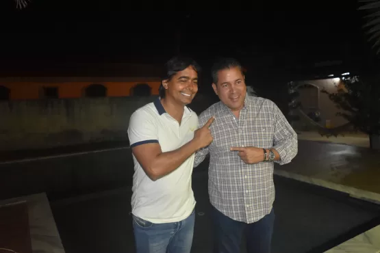 Léo Brito declara apoio a ACM Neto e apresenta seus candidatos a deputados