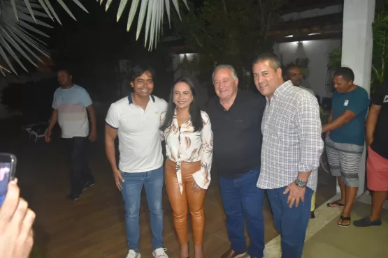 Léo Brito declara apoio a ACM Neto e apresenta seus candidatos a deputados