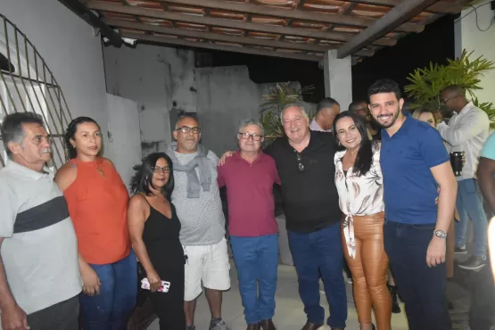 Léo Brito declara apoio a ACM Neto e apresenta seus candidatos a deputados