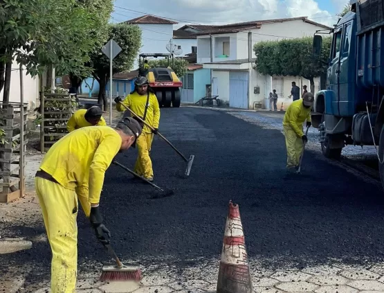 Asfalto da Avenida Sady Teixeira vai ligar Praça da Rodoviária à saída de Batinga; Mildson Medeiros comemora