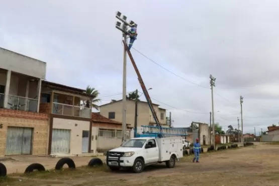 Prefeitura realiza manutenção na iluminação do Campo da Pulga, no bairro Castelinho