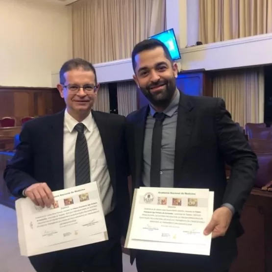 Servidor do Hospital Municipal de Teixeira de Freitas conquista prêmio anual da Academia Nacional de Medicina – ANM