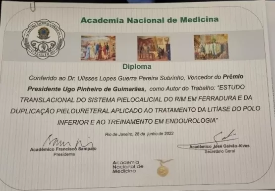 Servidor do Hospital Municipal de Teixeira de Freitas conquista prêmio anual da Academia Nacional de Medicina – ANM