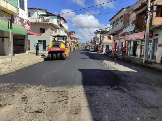 Obras de pavimentação asfáltica são concluídas na Avenida Sady Teixeira, em Itanhém