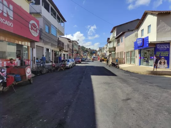 Obras de pavimentação asfáltica são concluídas na Avenida Sady Teixeira, em Itanhém