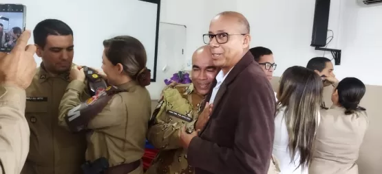 13º BEIC realiza cerimônia de Aposição de Luvas para os novos graduados  da PM